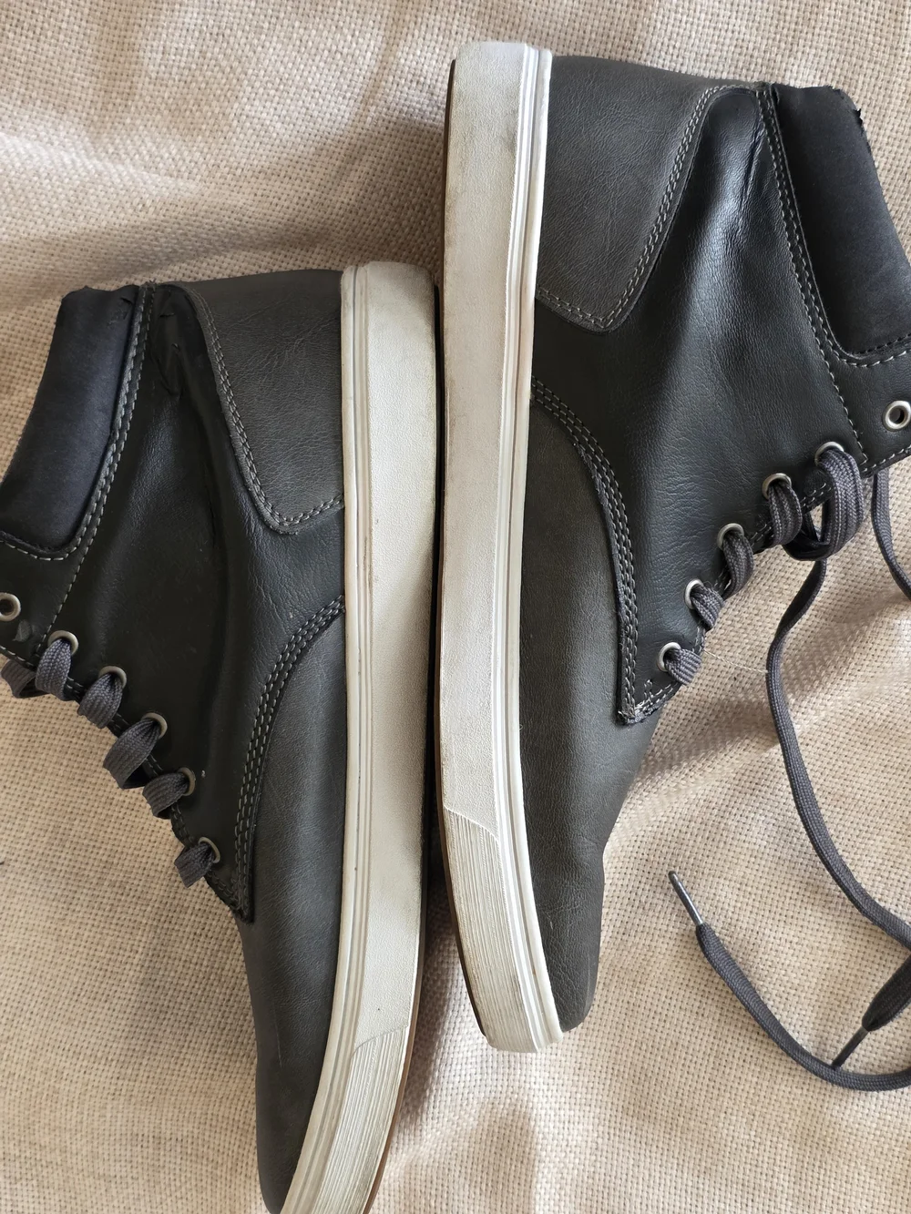 Perry Ellis Men's Black Dark Gray High-Top Sneakers Size 10.5 Preppy Casual Work